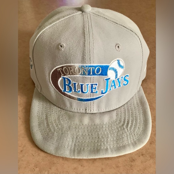 New Era Other - NEW ERA 'BLUE JAYS' Snap-back Hat Light Grey - TORONTO